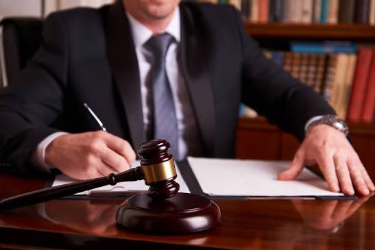 Послуги адвоката в Україні: як адвокат може допомогти громадянам України Послуги адвоката в Україні: як адвокат може допомогти громадянам України
